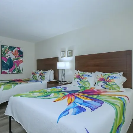 All-New, Private, Huge Tv, Heated Pool, Tiki Bar